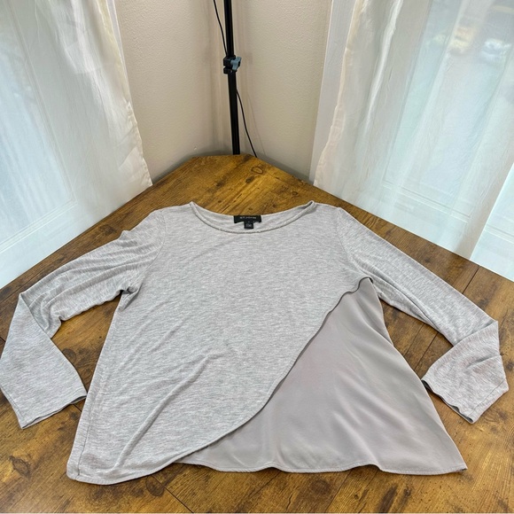 St. John Heather Gray Viscose and Silk Asymmetrical Top, Beaded Scoop Neck - Picture 5 of 14